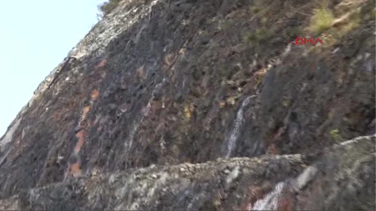 Marmaris\'teki Ağlayan Kayaya Çare Aranıyor