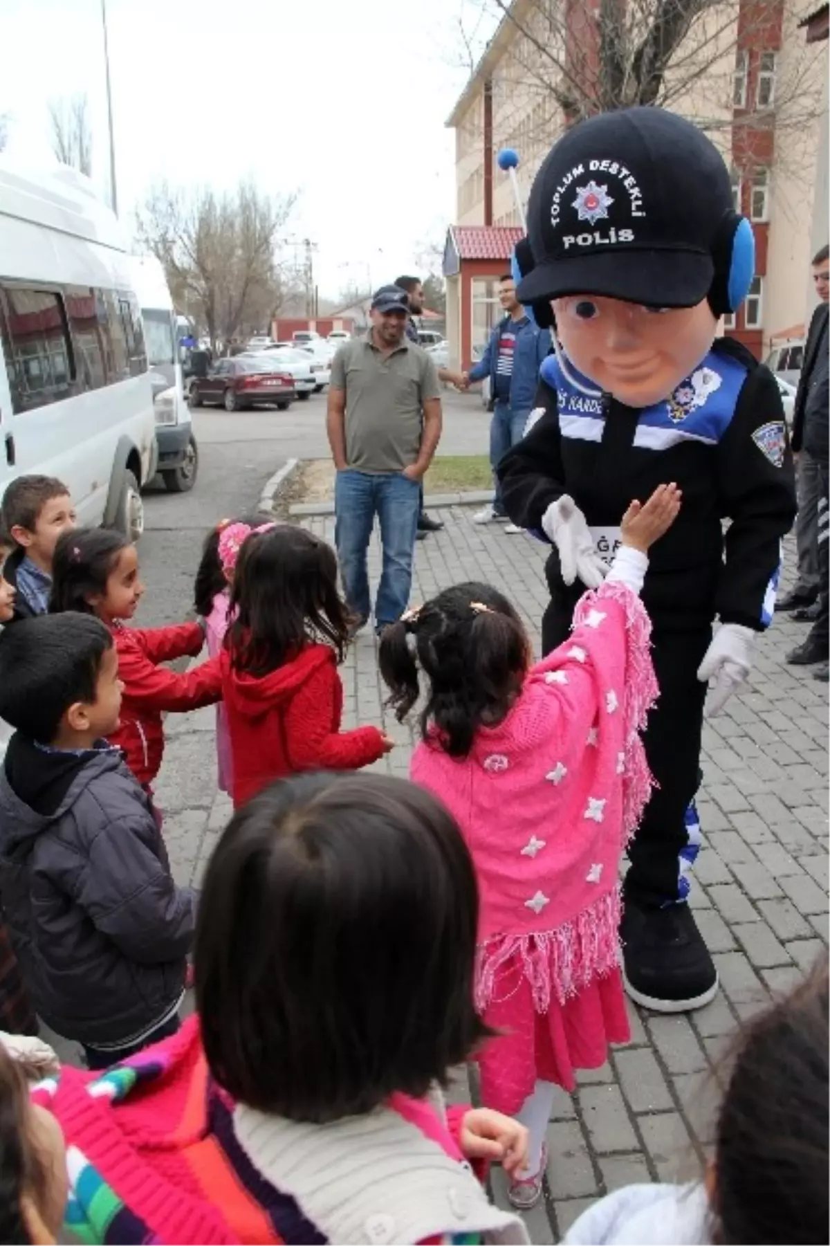 Ağrı\'da Miniklerden Emniyet Müdürlüğüne Ziyaret