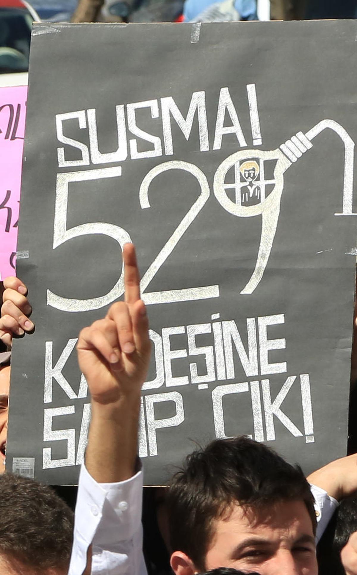 Mısır\'da 528 Kişinin İdama Mahkum Edilmesi
