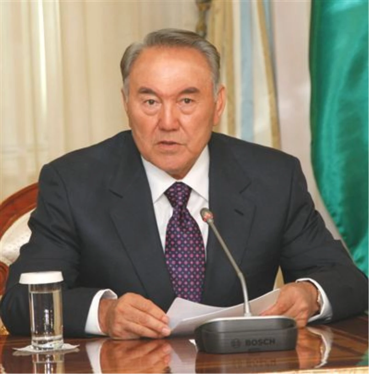 Nazarbayev, Eğitim Gördüğü Ukrayna İçin Endişeli