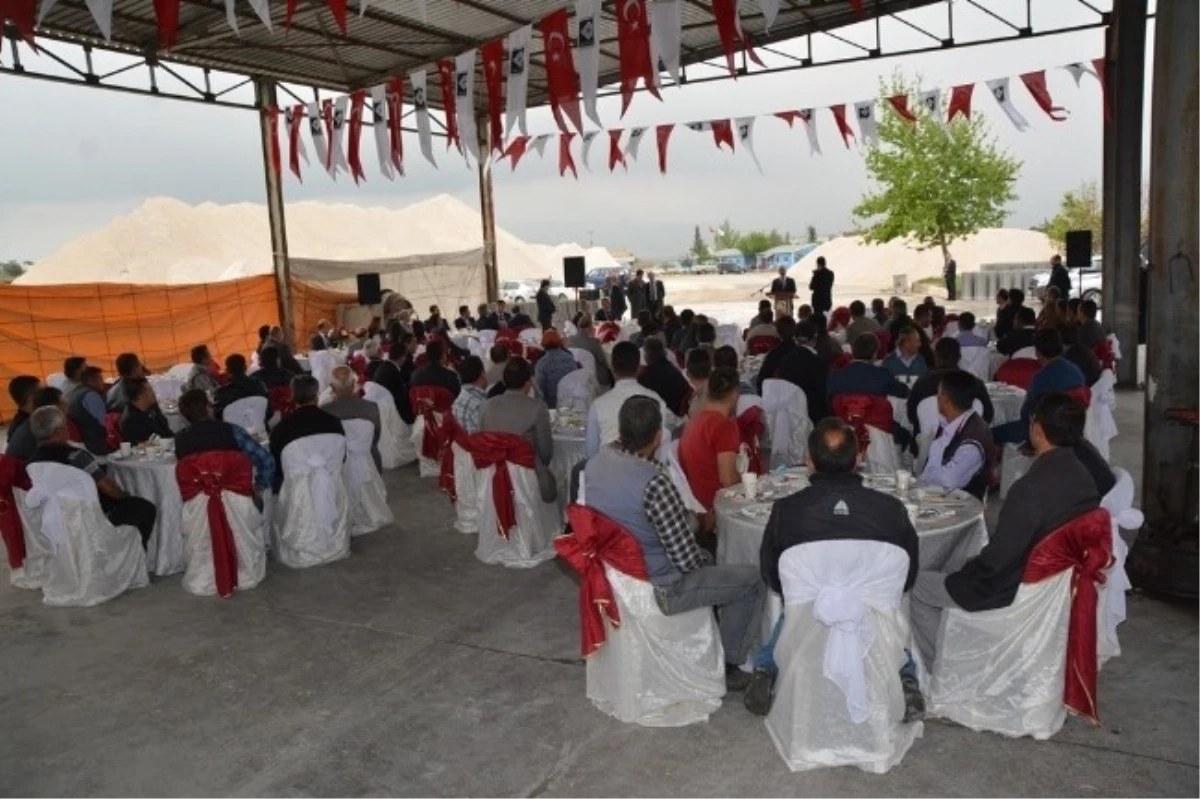 Osmaniye Belediye Başkanı Kadir Kara, Personeli ile Kahvaltıda Buluştu