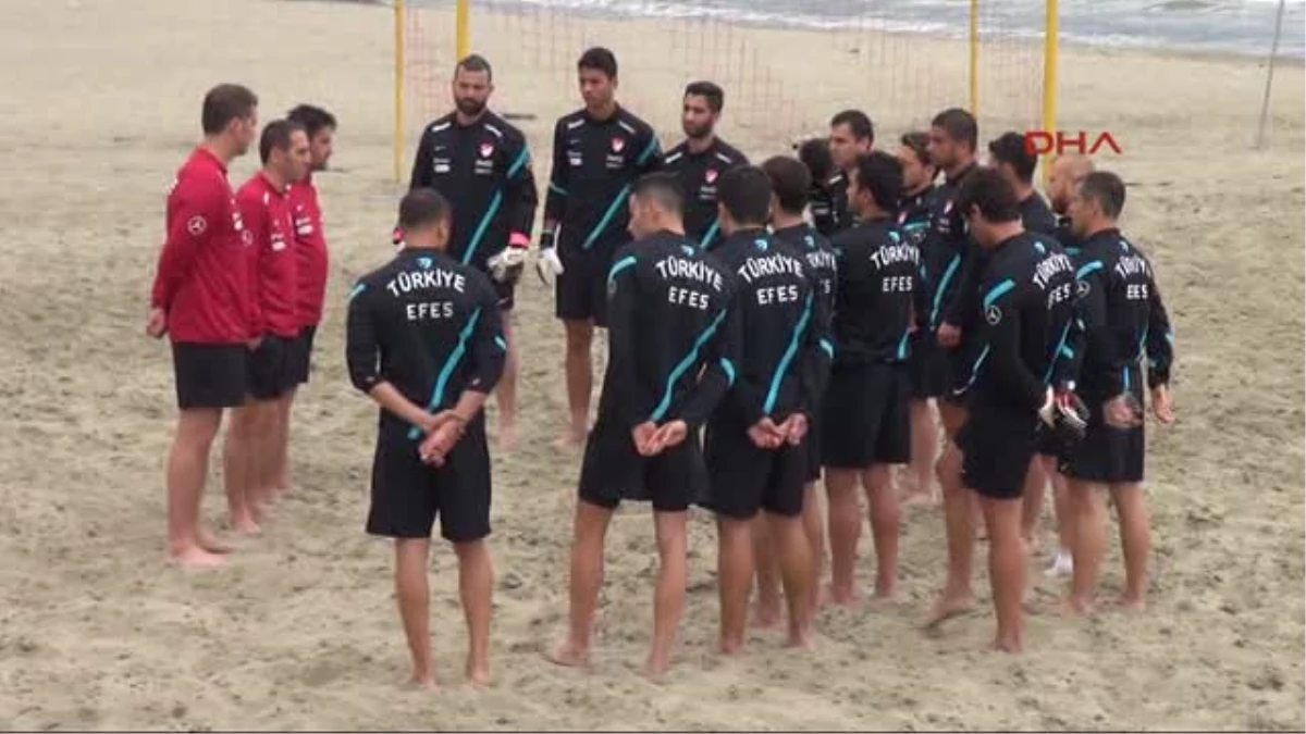 Plaj Futbolu Milli Takımı Alanya\'da Kampa Girdi