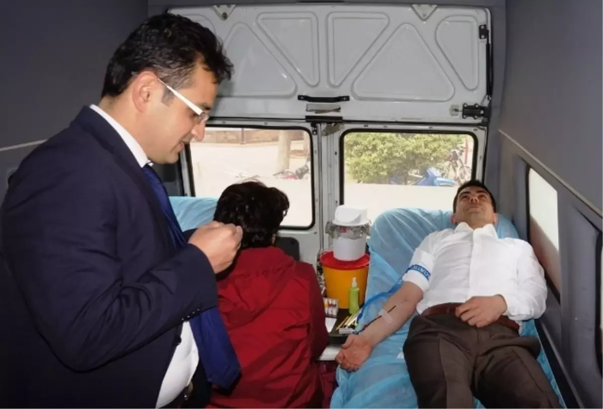 Sarıgöl Kaymakamı Kan Bağışında Örnek Oldu