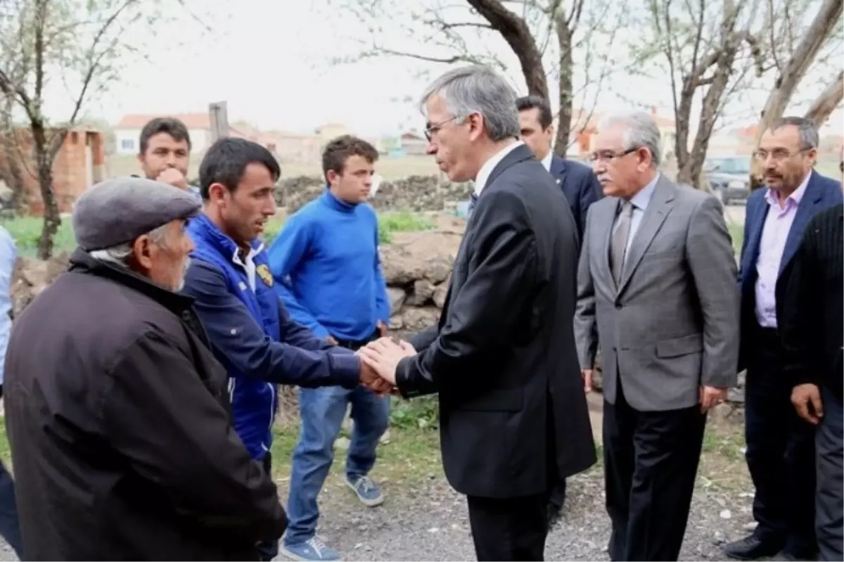 Aksaray Valisi Ataklı\'dan Tarhan Ailesine Taziye Ziyareti