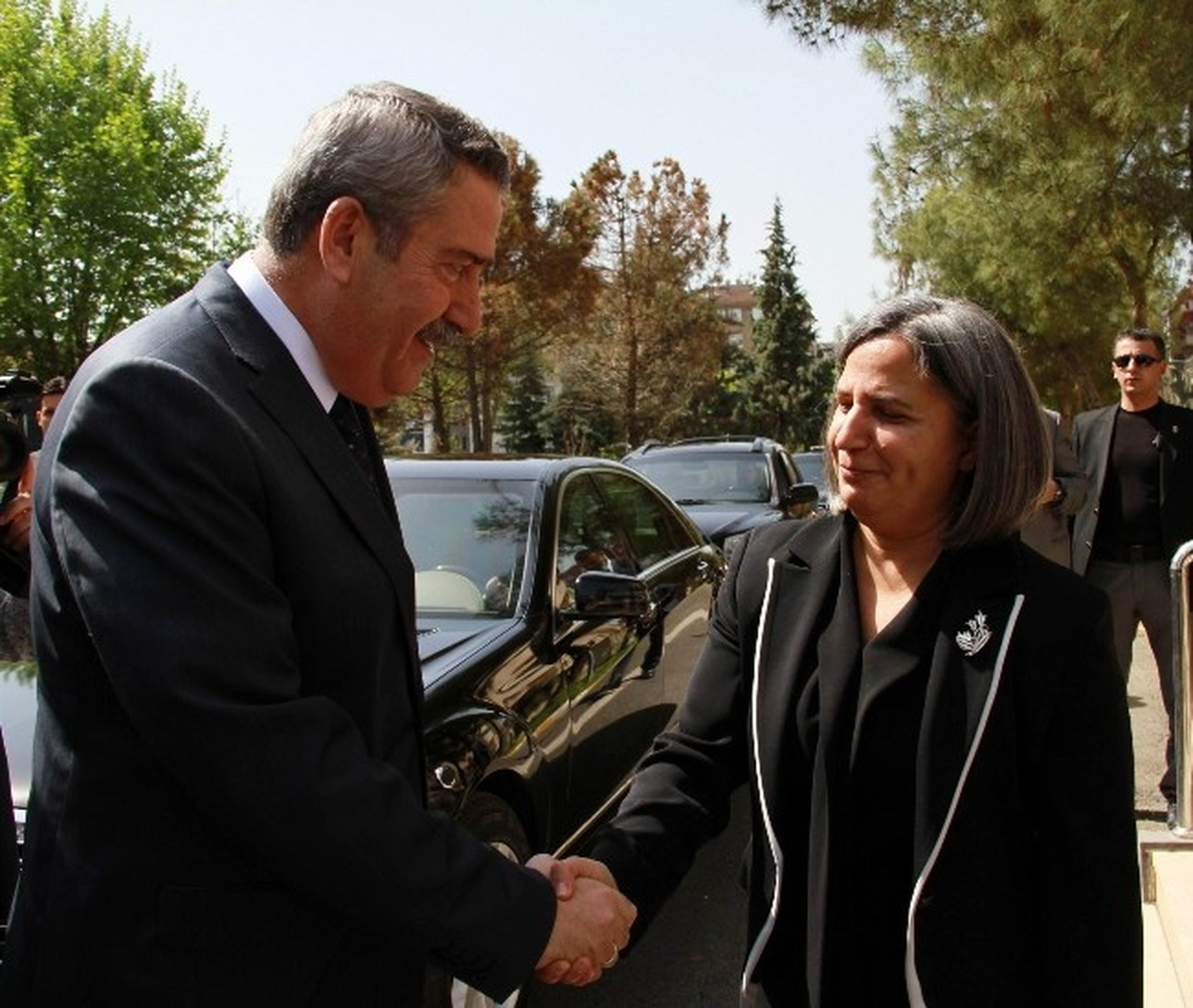 Vali Kıraç\'tan Kışanak\'a Tebrik Ziyareti