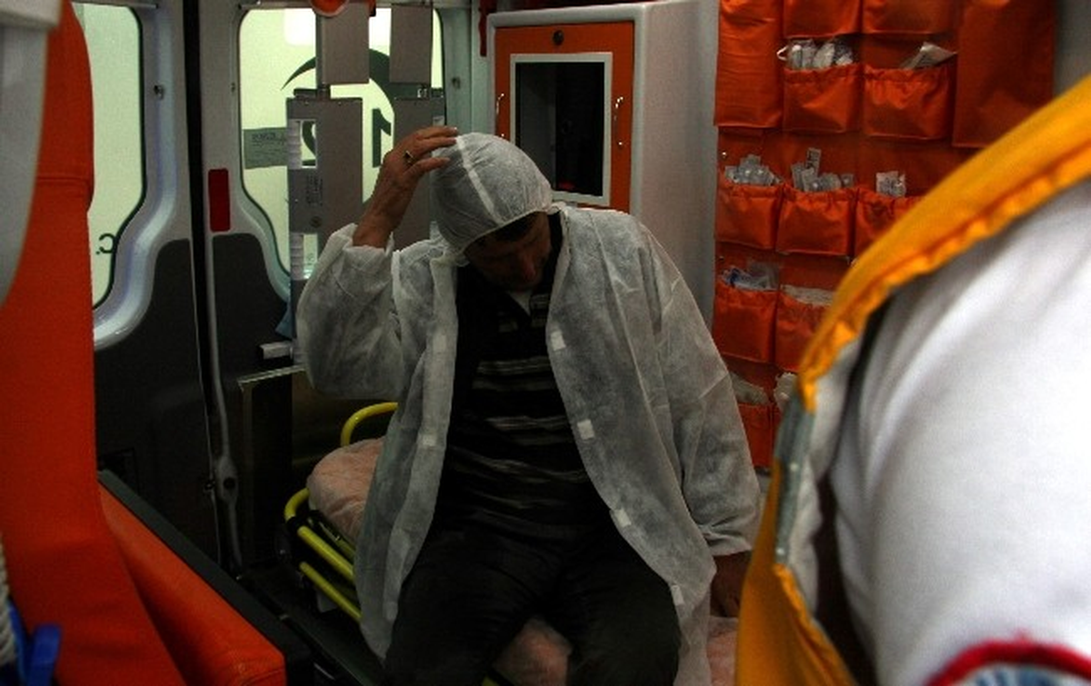 Yağmurda Kayan Tır Bariyerlere Çarptı