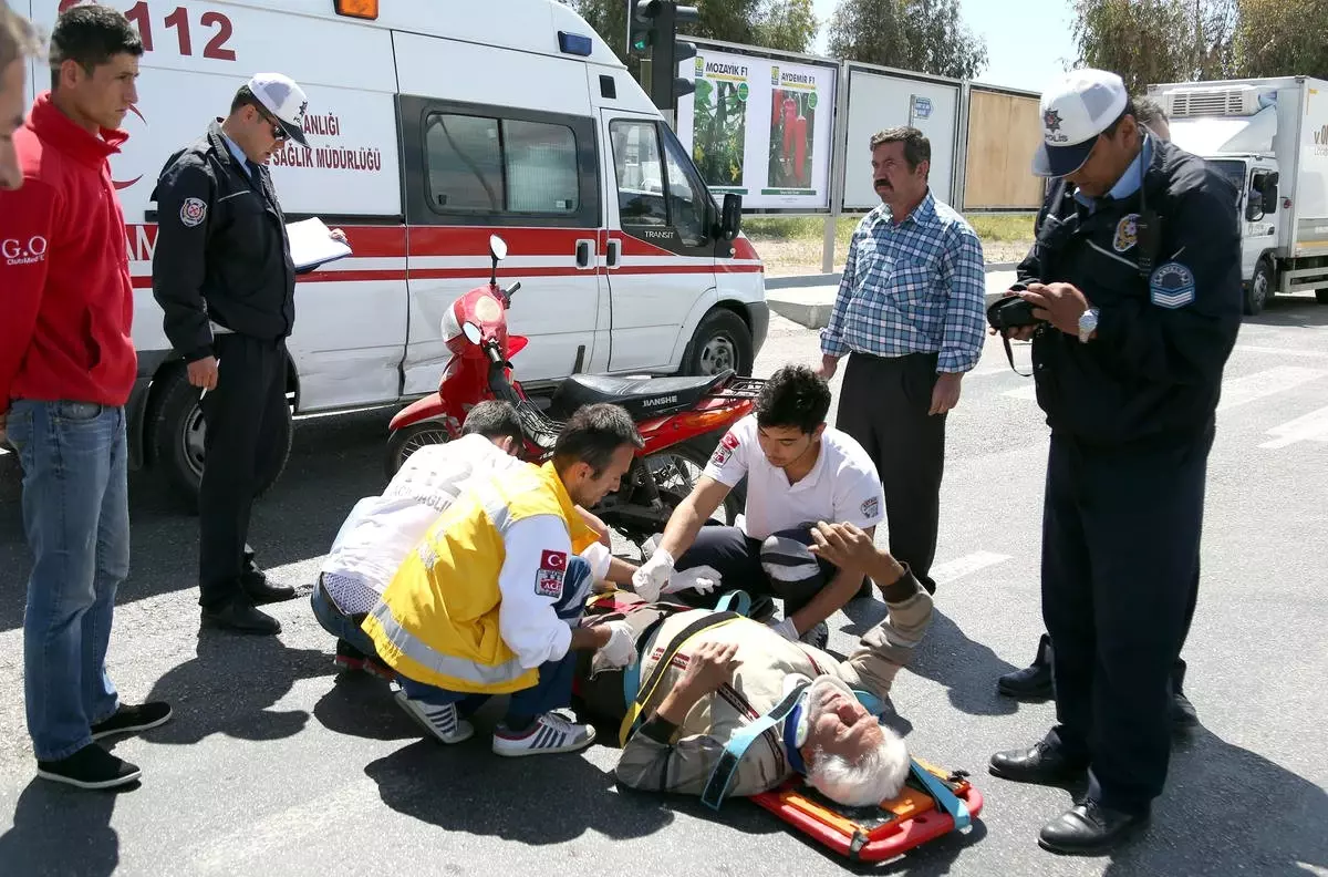 Arı Sokan Kişi, Hastaneye Giderken Trafik Kazası Yaptı