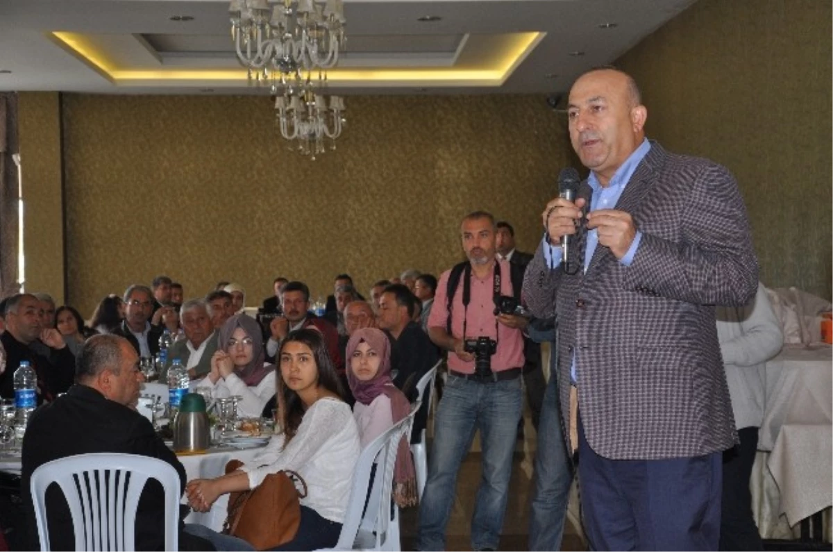Bakan Çavuşoğlu Alanya\'da AK Partililerle Kahvaltıda Buluştu
