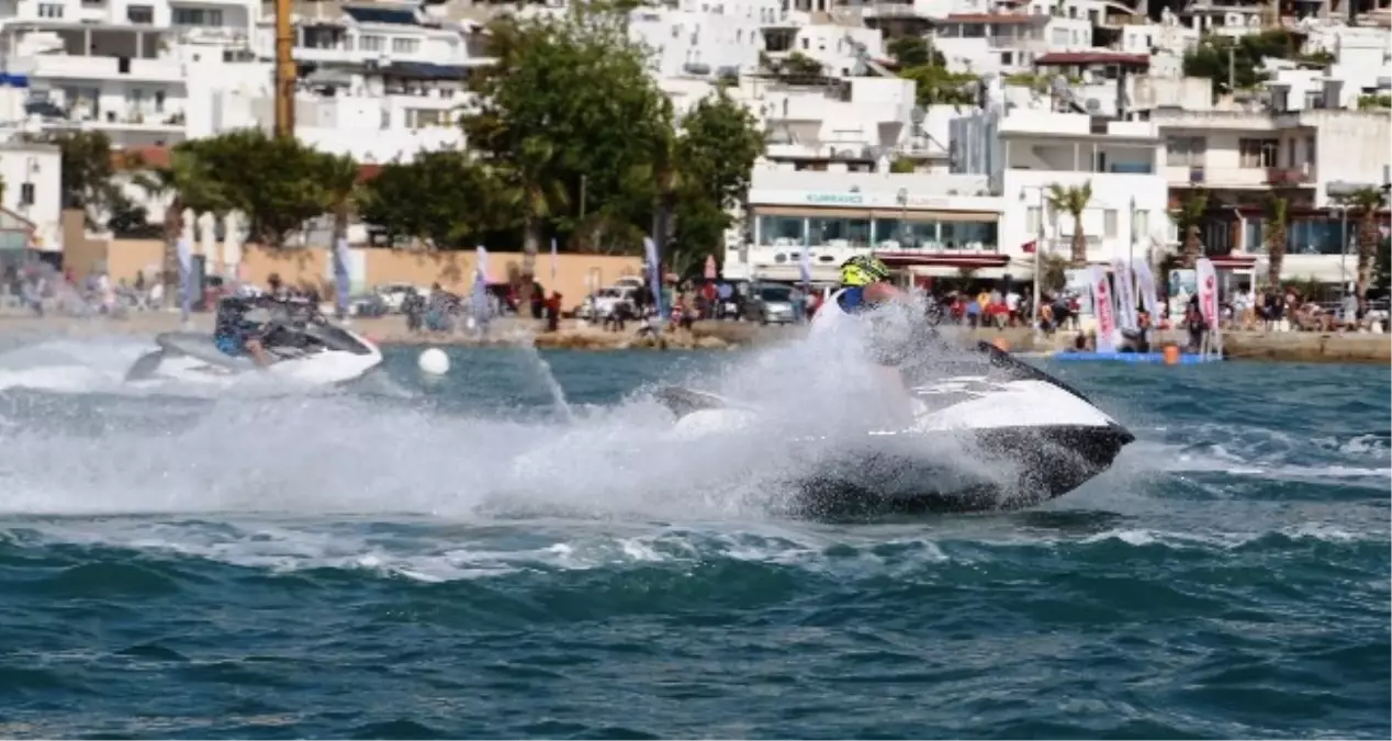 Bodrum\'da Jetski Yarışları Heyecanlı Başladı