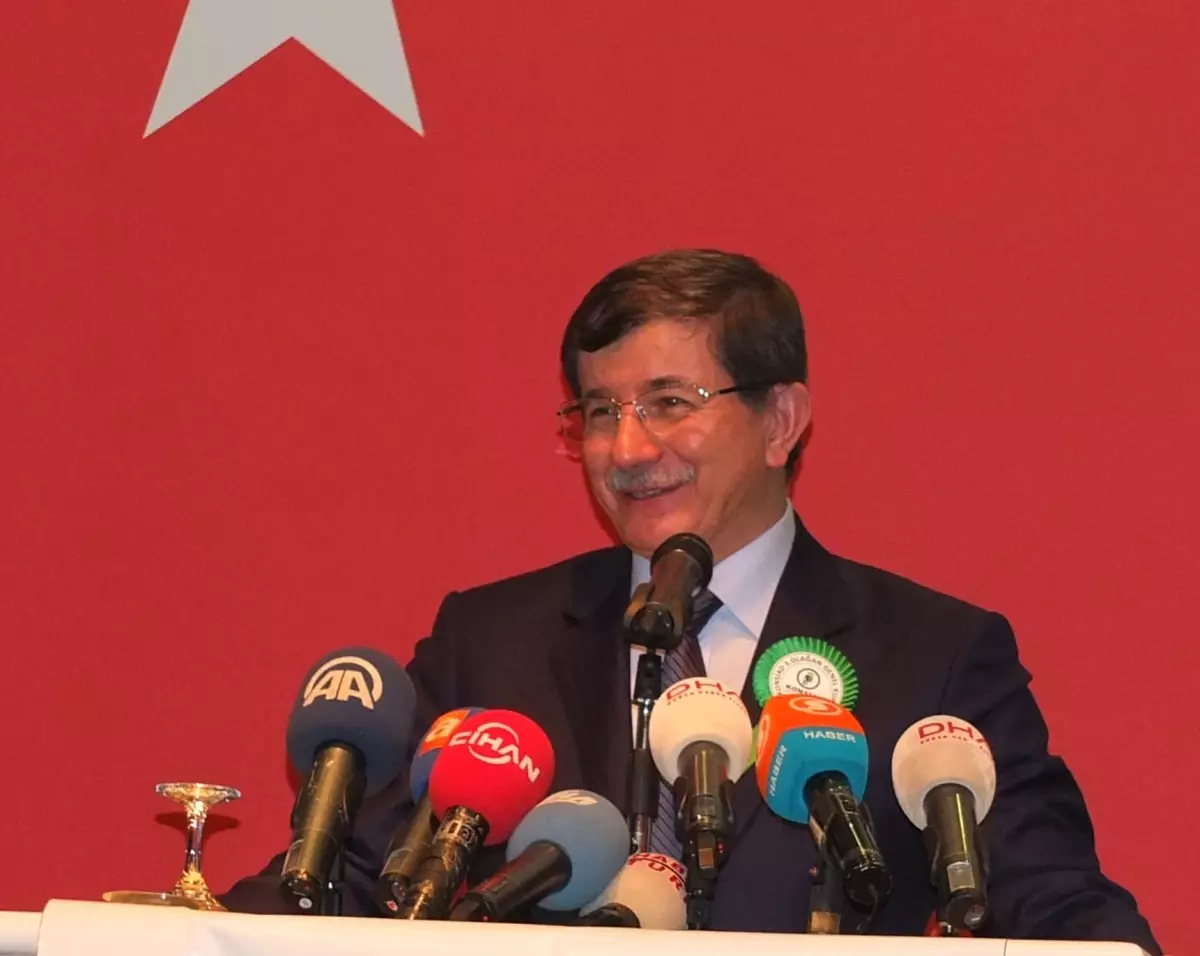 Dışişleri Bakanı Davutoğlu, Gündemi Değerlendirdi