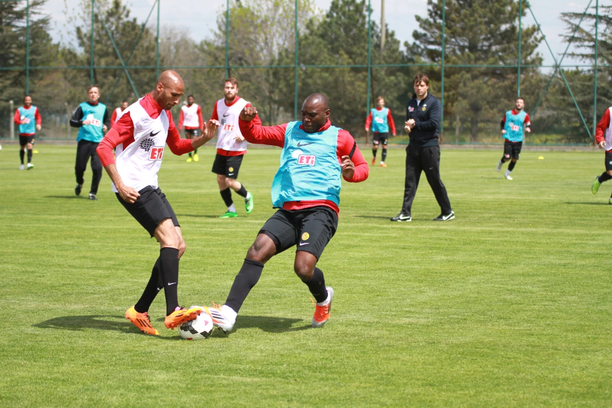 Eskişehirspor\'da Kardemir Karabükspor Maçı Hazırlıkları