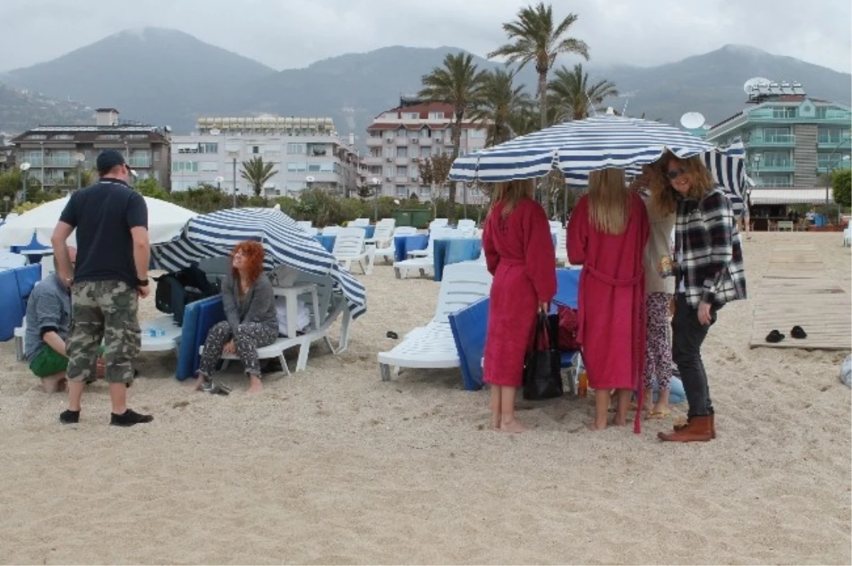 Finli Güzeller Alanya Plajlarında