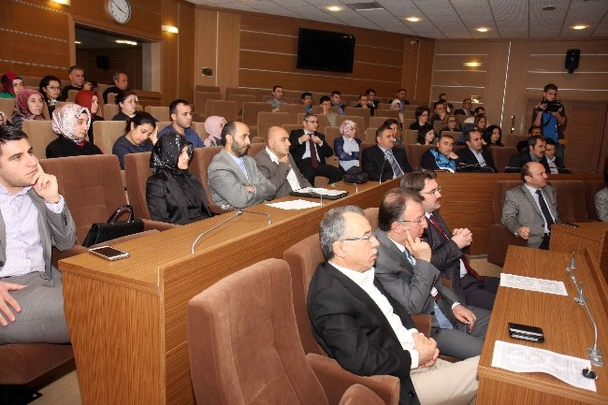 Kocaeli\'de \'Cumhurbaşkanlığı Seçim Süreçleri\' Konulu Konferans