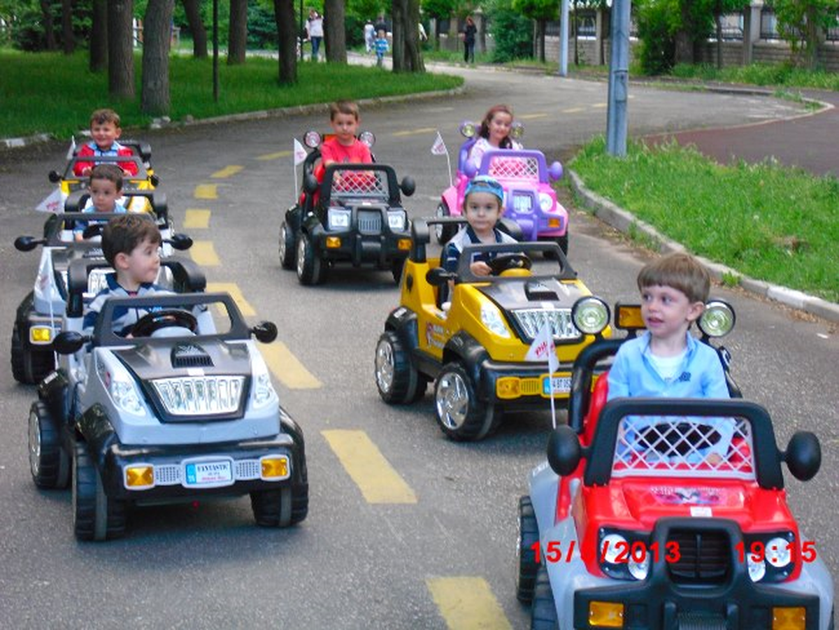 Lüleburgaz Gençlik Parkı Go –kart Alanında Akülü Arabalar