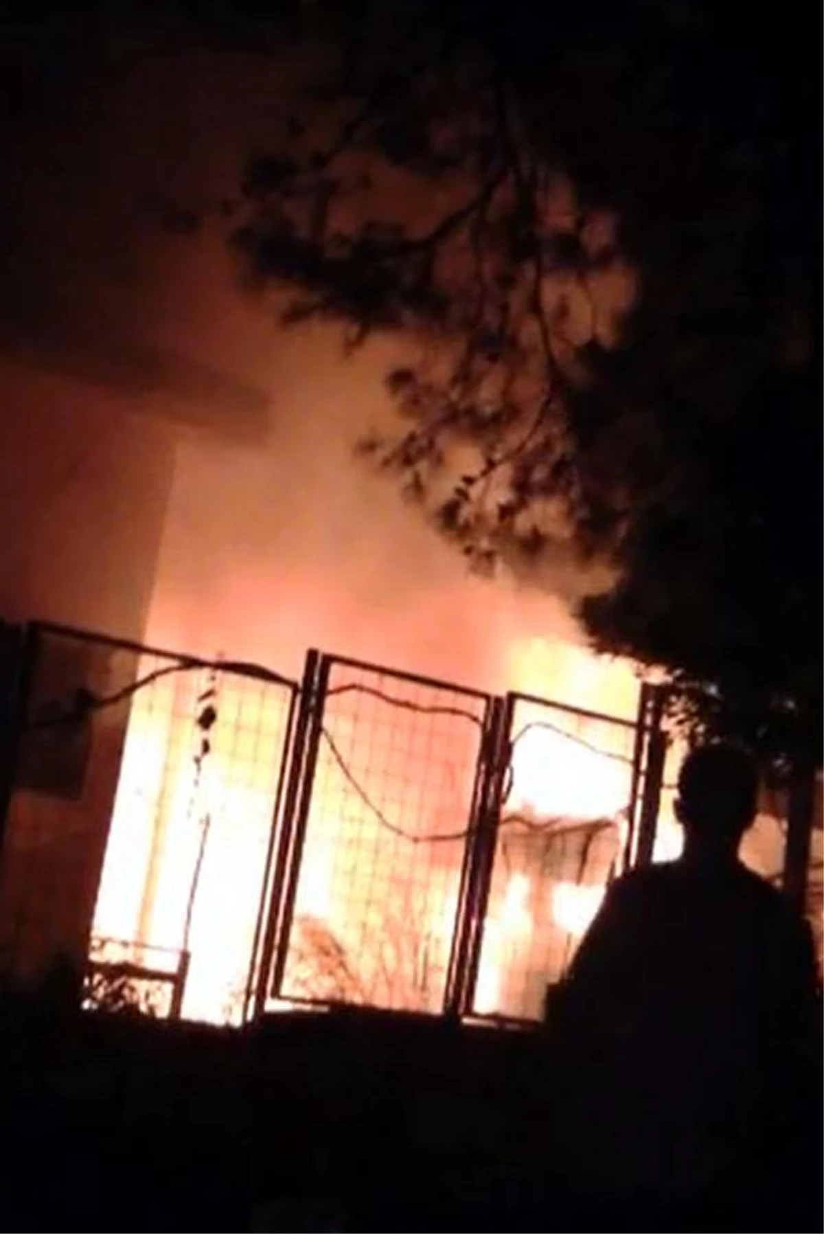 Marmaris\'te Trafo Merkezindeki Yangın Korkuttu