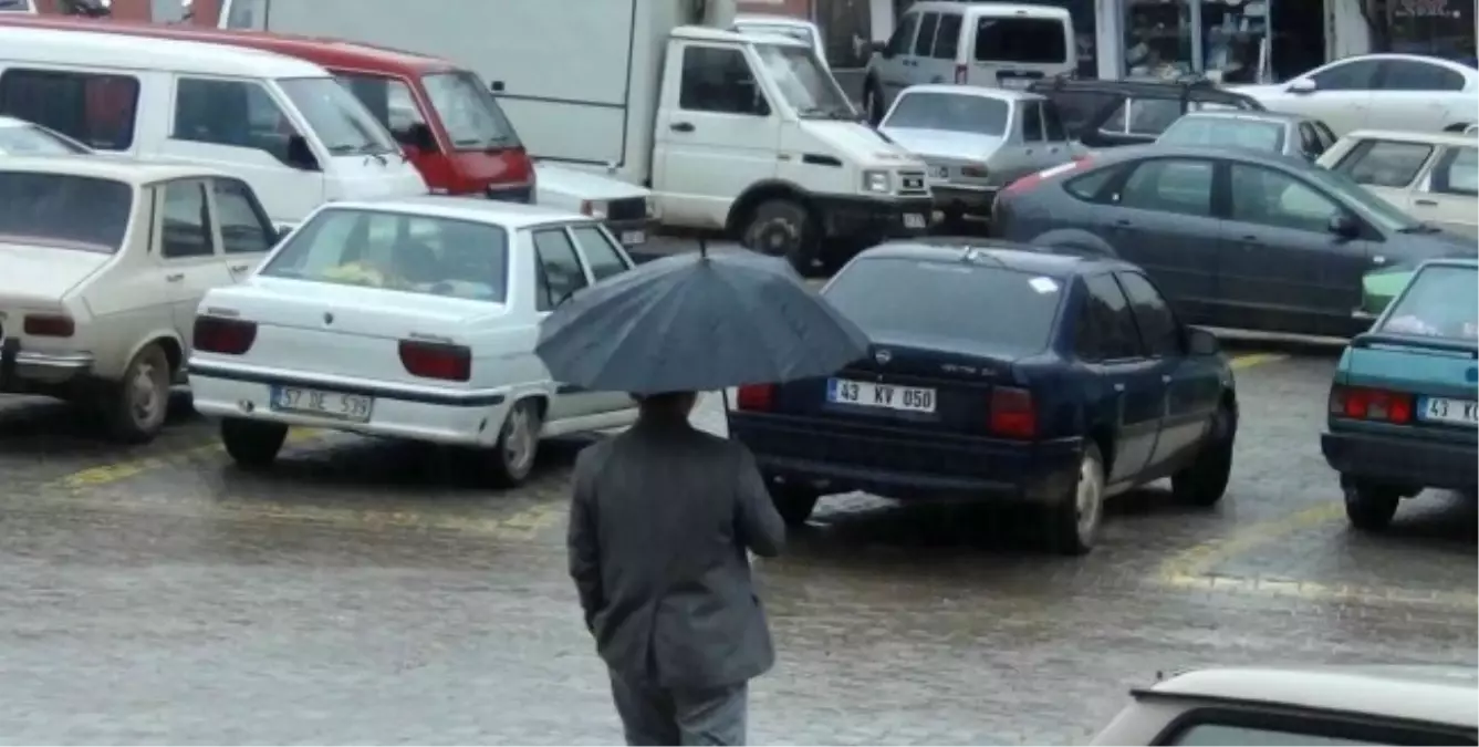 Nisan Ortasında Gelen Yağmur Sevindirdi