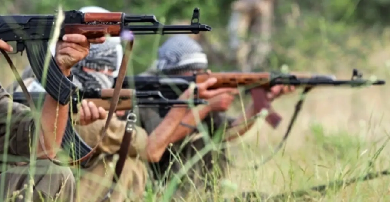 PKK\'lılar, Karakola Beton Taşıyan Mikseri Yaktı