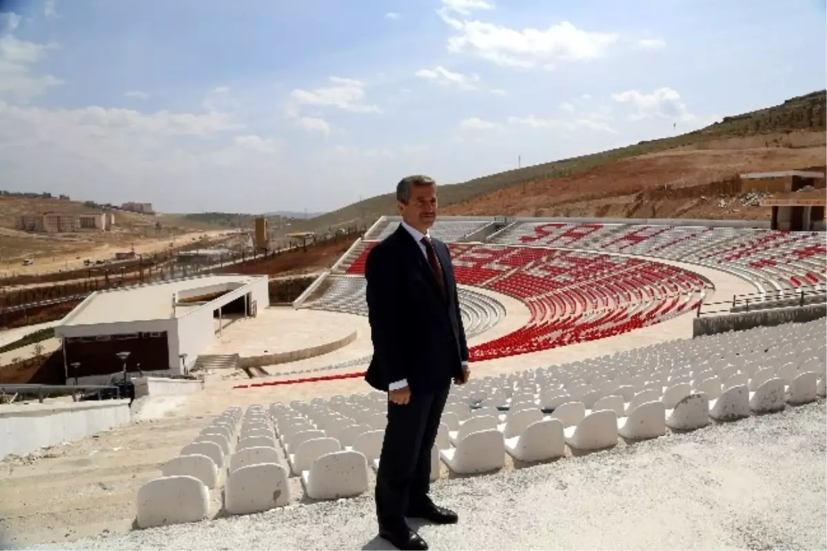 Türkiye\'nin En Büyük Parkına, En Büyük Amfi Tiyatro