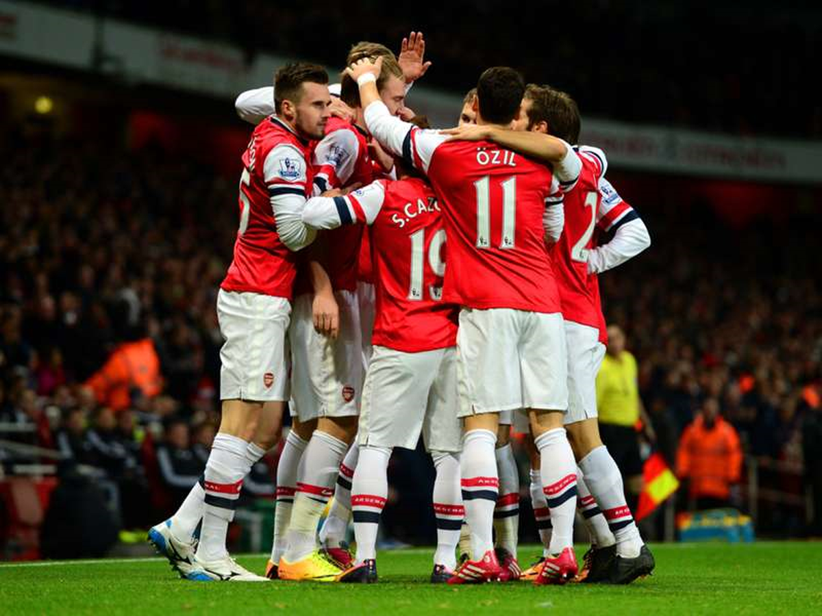 Arsenal, Hull City\'yi 3-0 Yendi