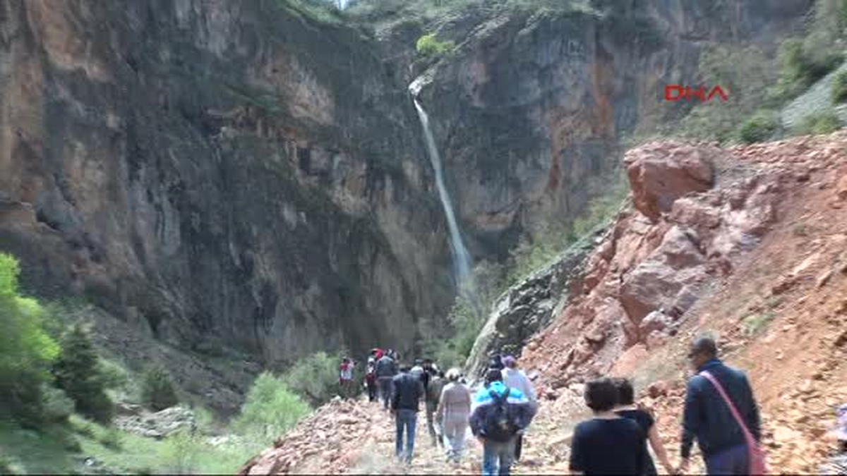 Baharla Birlikte Tunceli\'ye İlk Turist Kafilesi Geldi