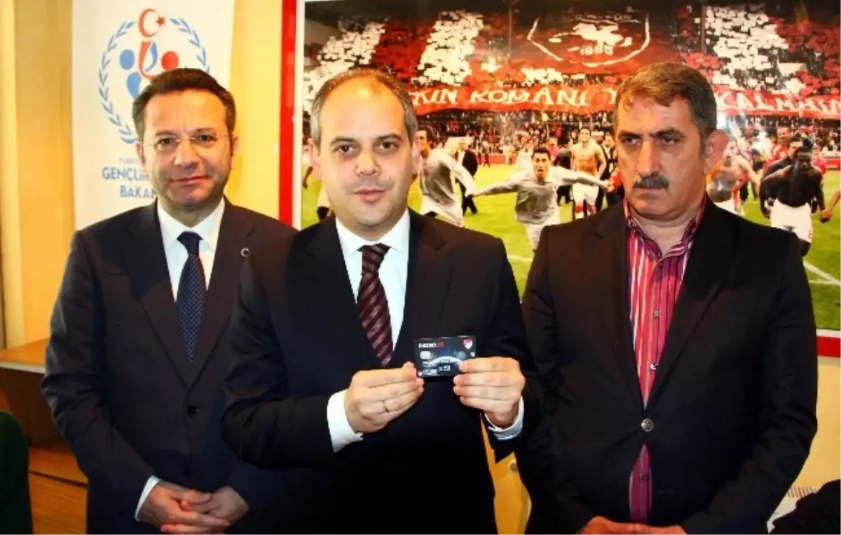 Bakan Kılıç: "Türkiye\'de 90 Bini Aşkın Passolig Kartı Başvurusu Var"