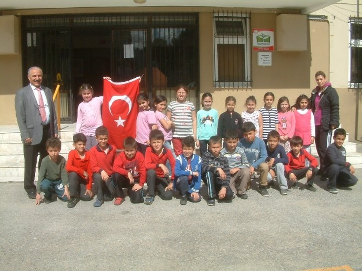 Burhaniyeli Çocuklar 23 Nisan\'a Hazırlanıyor