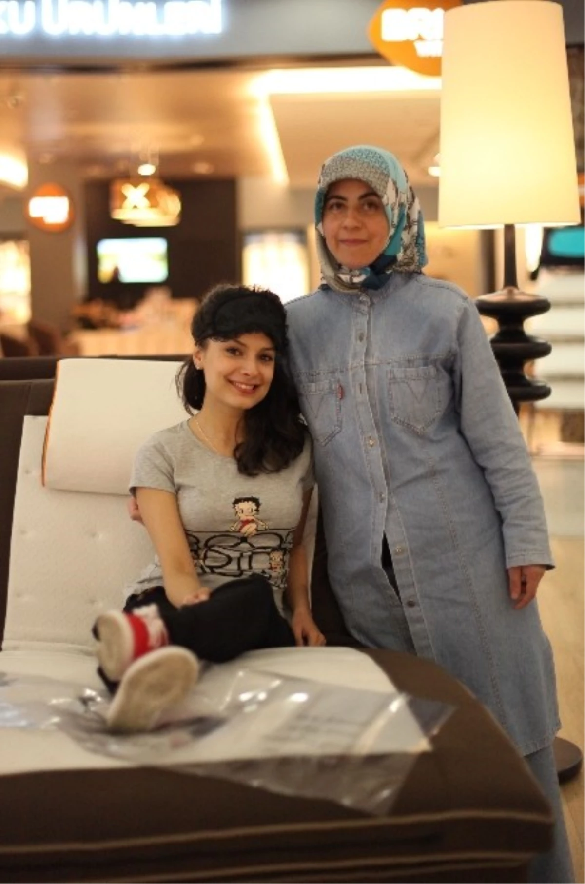 Deniz Yıldızı' Dizisinin Sevilen Oyuncusu Başak Akbay, Sevenleriyle Buluştu