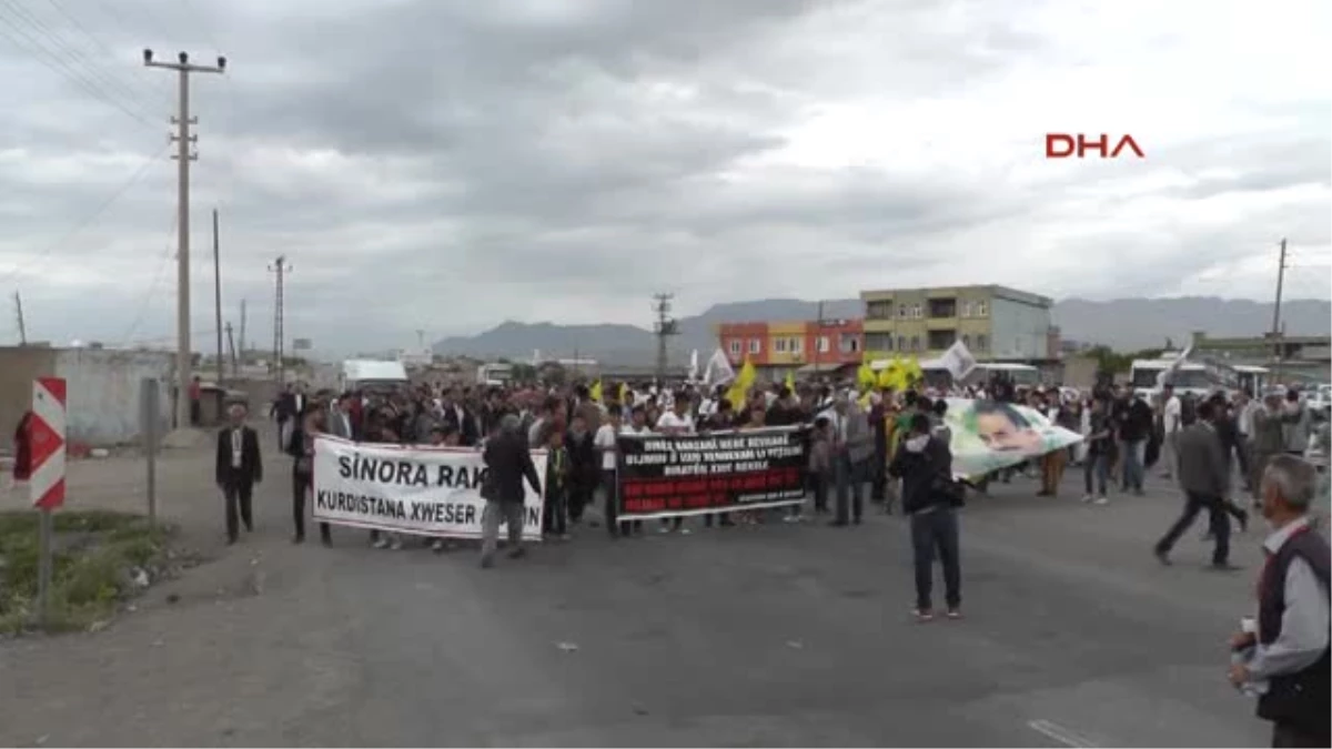 Silopi\'de \'Hendek\' Protestosu: BDP\'liler Yol Kapattı