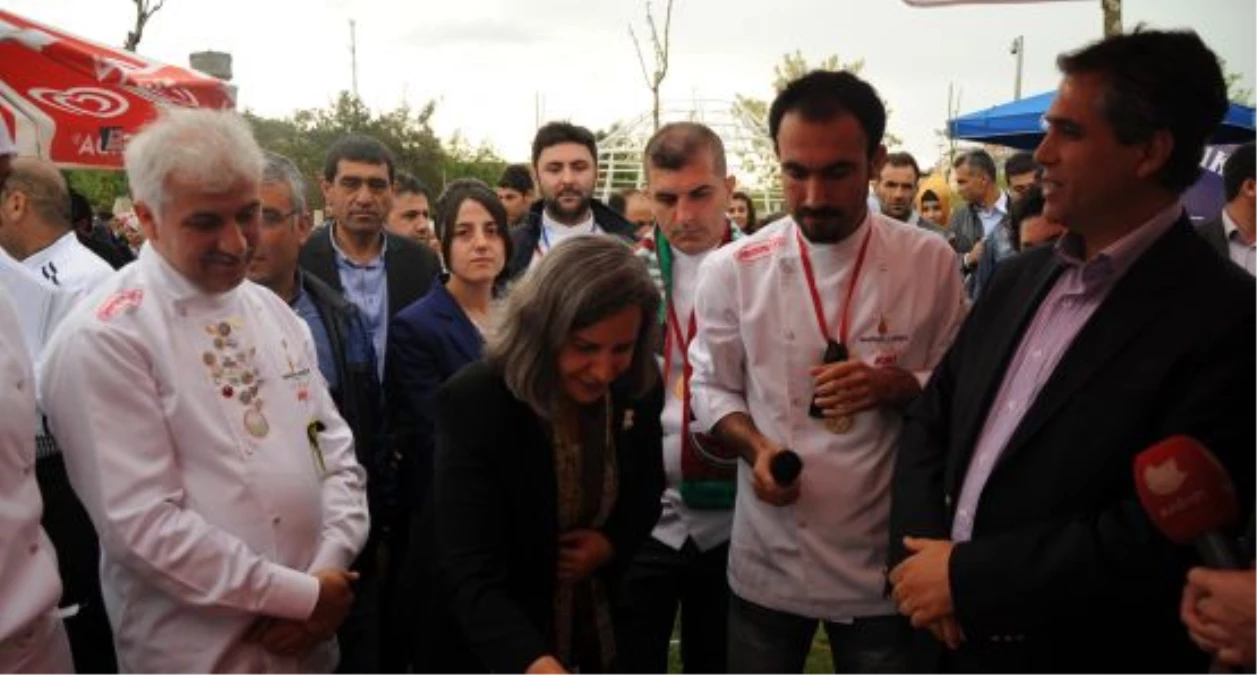 Diyarbakır\'da 270 Aşçı, Hünerlerini Sergiledi