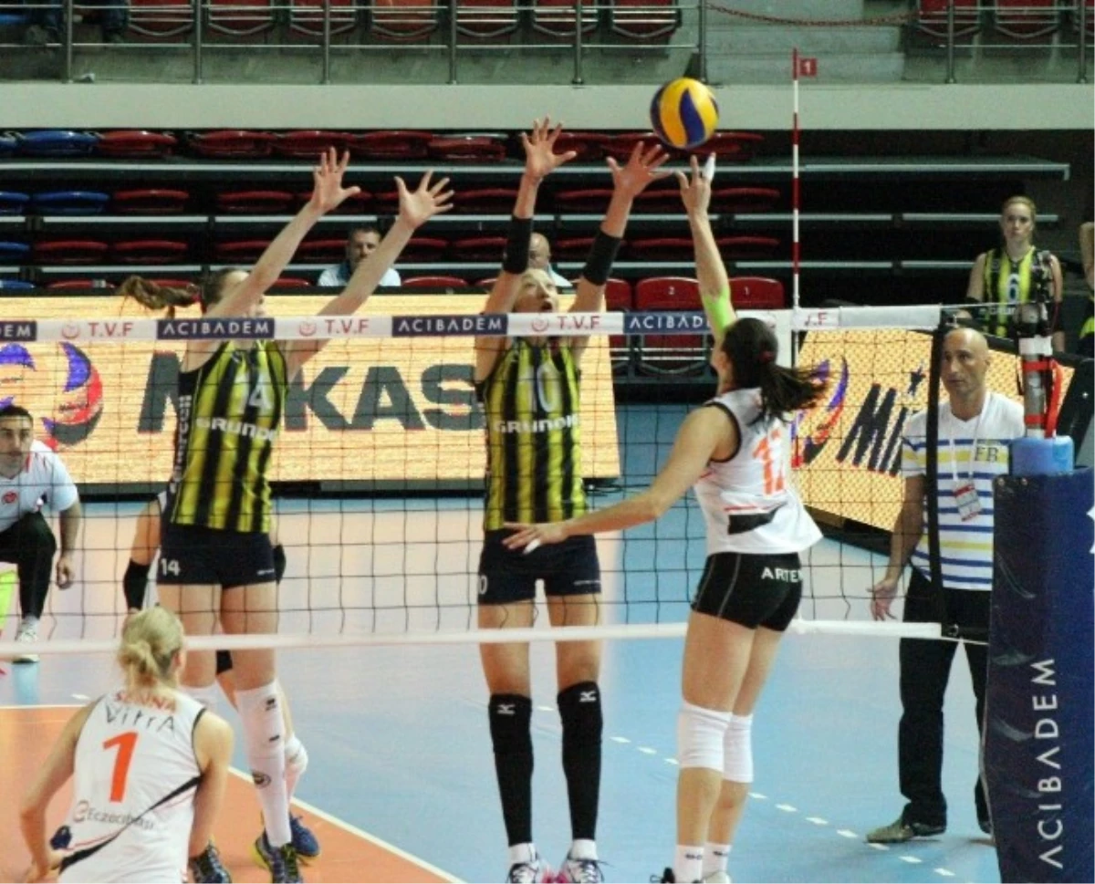 Fenerbahçe, Acıbadem Bayanlar Voleybol Ligi\'nde Finale Yükseldi