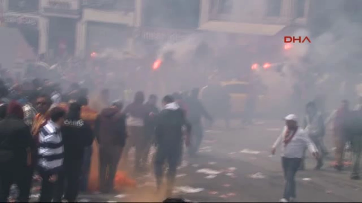 Galatasaray Meydanı\'nda Polis Müdahalesi