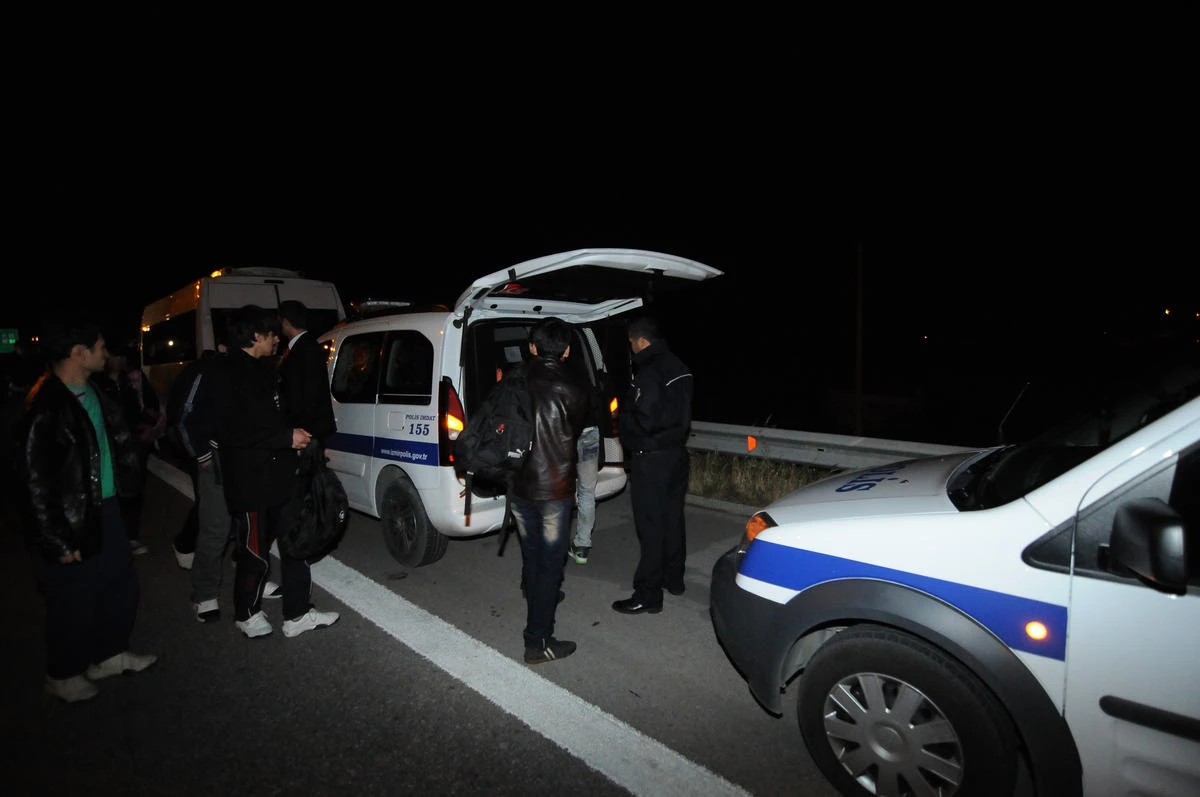 İzmir\'de 38 Kaçak Yakalandı