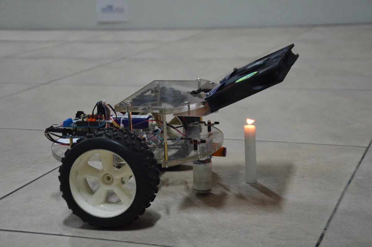Mevlana Üniversitesi 1. Robot Yarışması