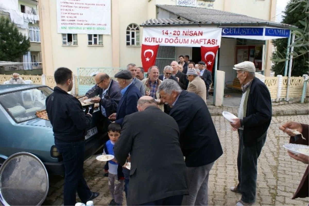 Nazilli\'de Cami Cemaati Mahalleliyi Bir Araya Getirdi