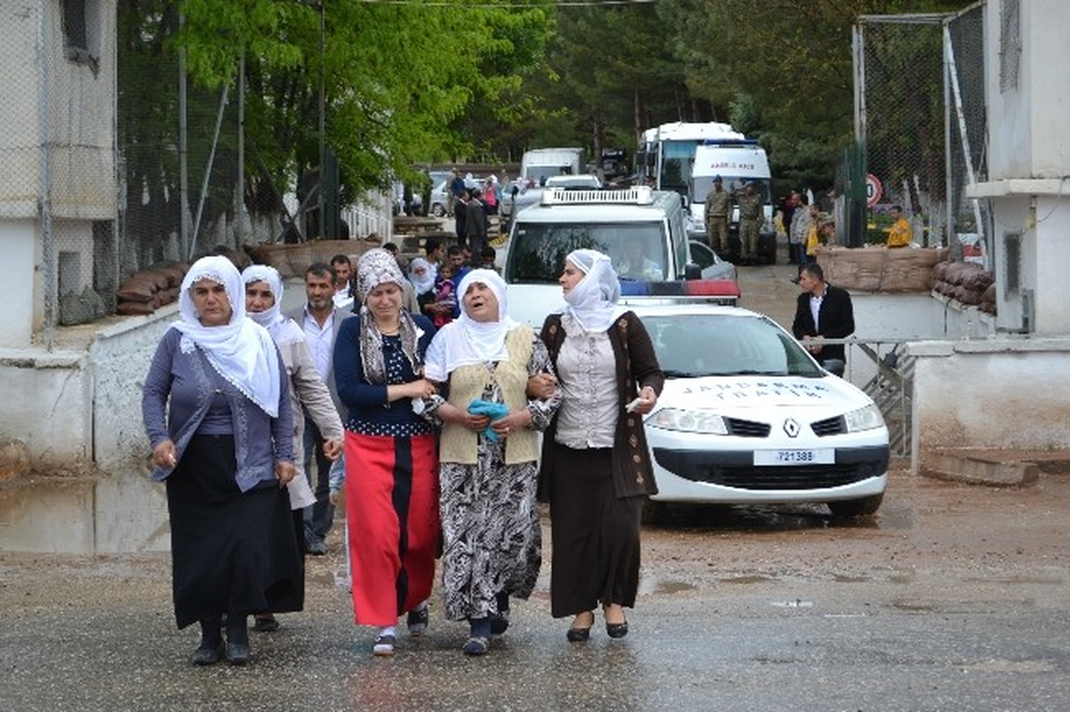 Ordu\'da Şehit Olan Er İdris Solmaz Silvan\'da Toprağa Verildi