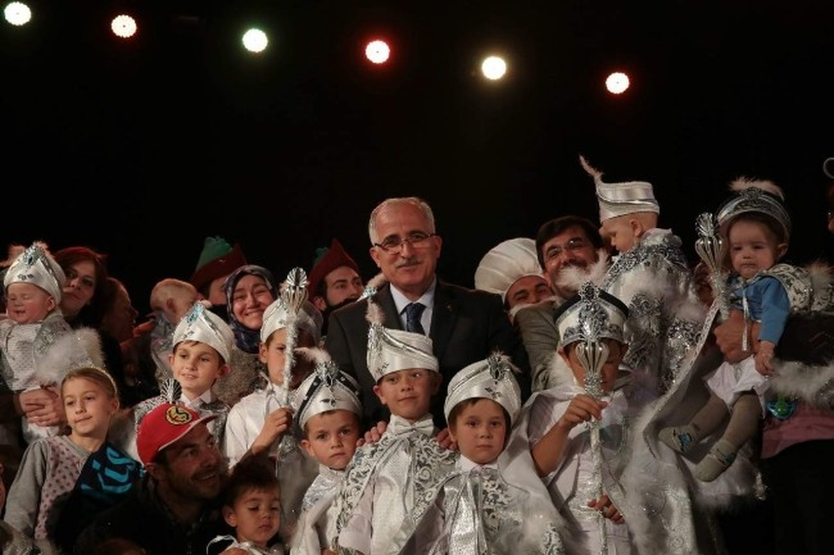 Vali Tuna, Bosnalı Çocukların Sünnet Törenine Katıldı