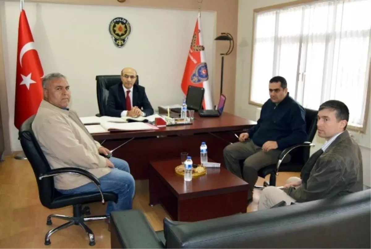 Adıyaman Valisi Mahmut Demirtaş, Emniyet ve Jandarmayı Ziyaret Etti