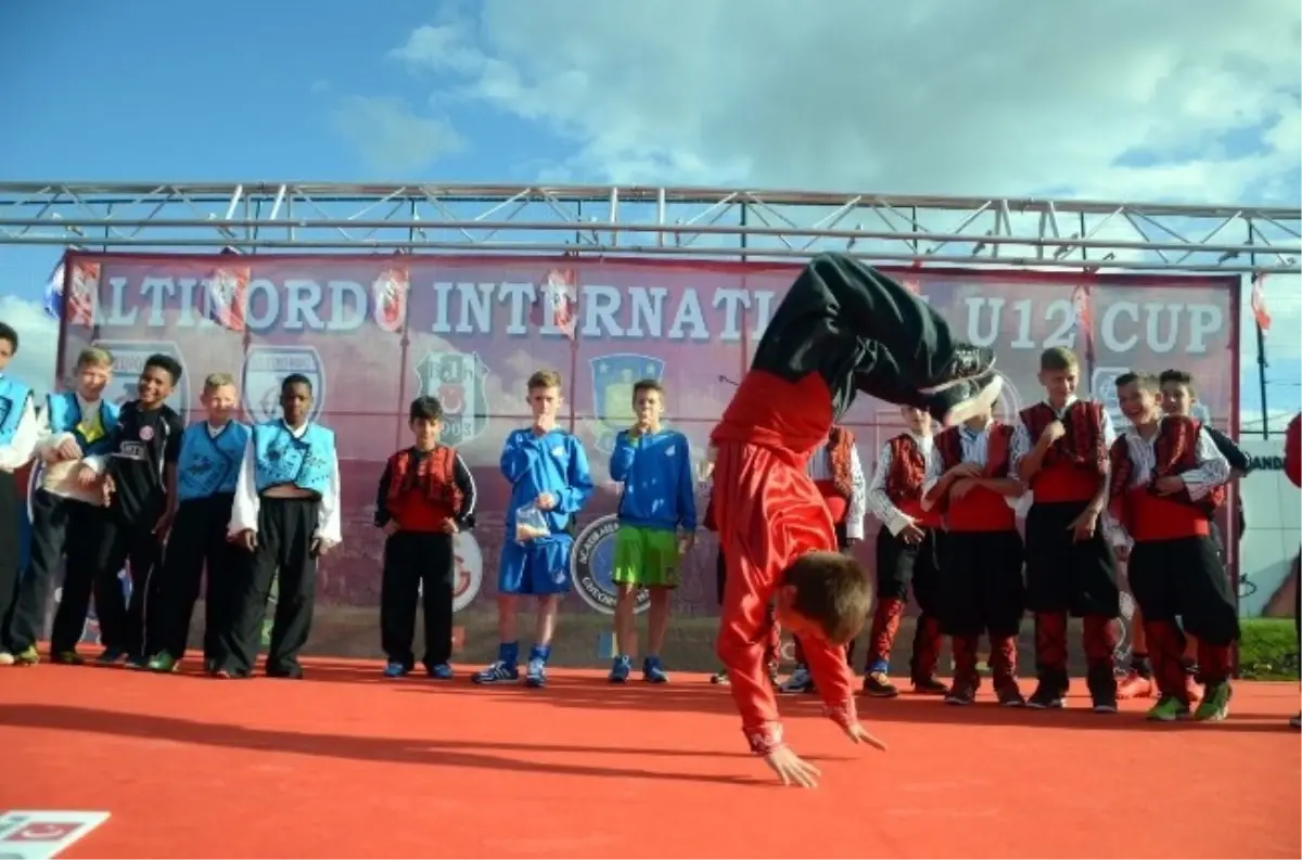 Altınordu'dan Gol, Şov, Futbol