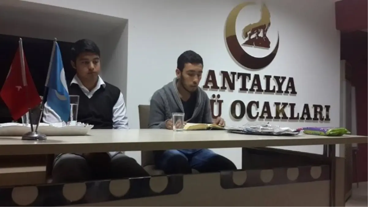 Antalya Ülkü Ocakları Kutlu Doğum Haftası Programı Düzenledi