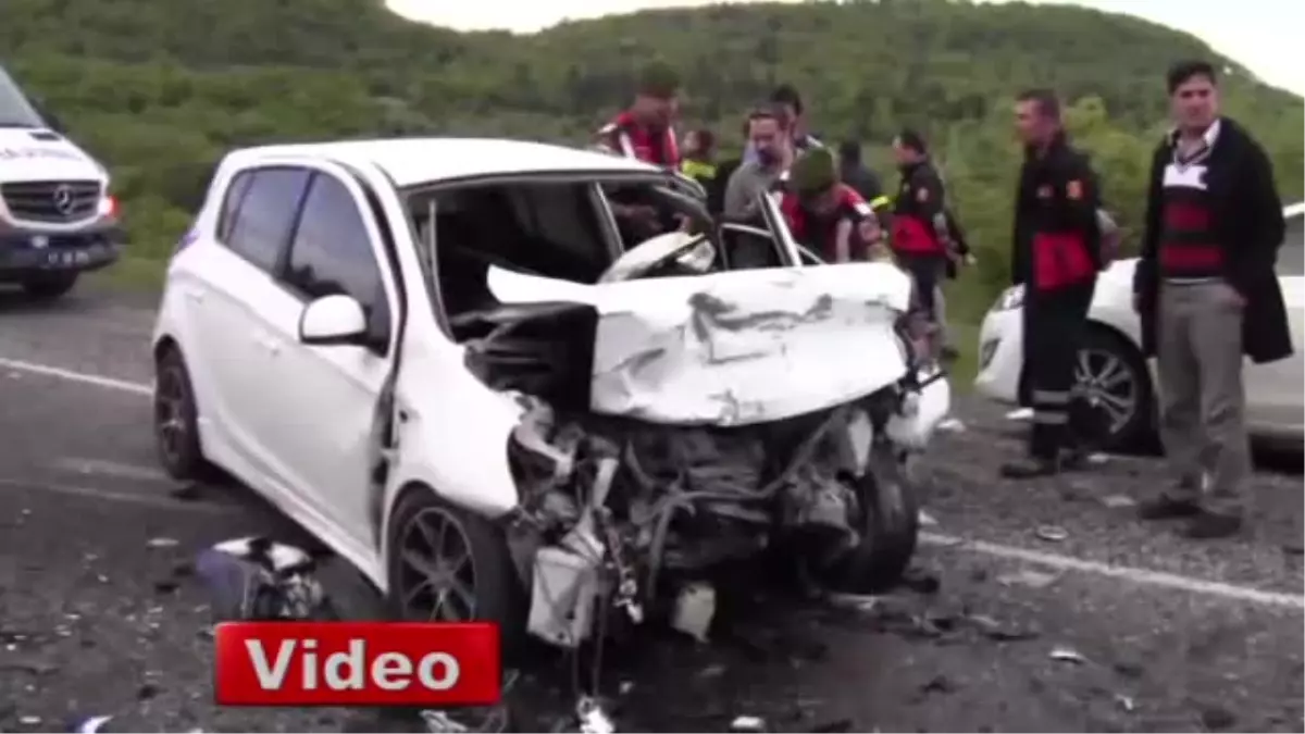 Çanakkale\'de Trafik Kazası: 2 Ölü, 3 Yaralı