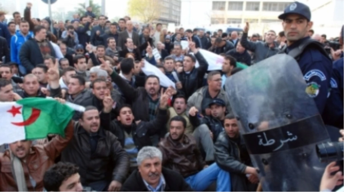 Cezayir\'de Muhalefetten Yeni İttifak