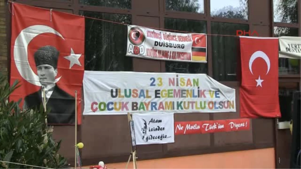 Duisburg\'da 23 Nisan Coşkusu