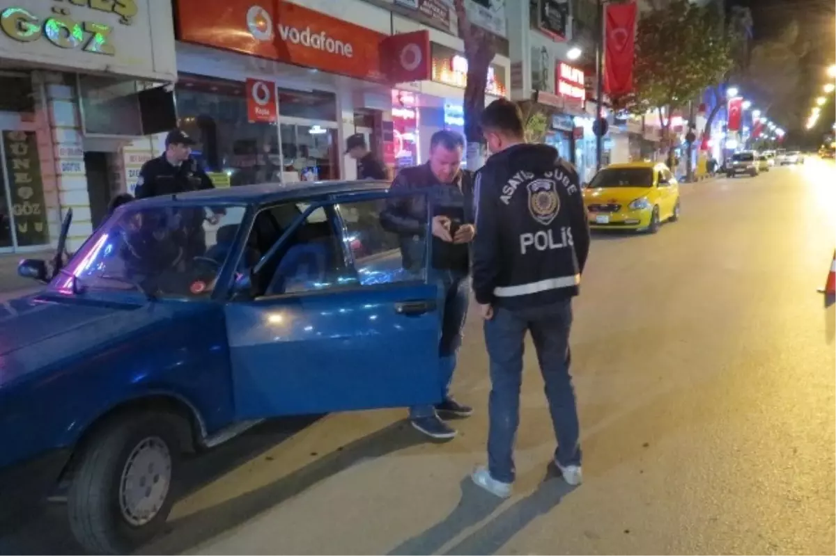 Emniyet\'ten Gece Yarısı Asayiş ve Trafik Uygulaması