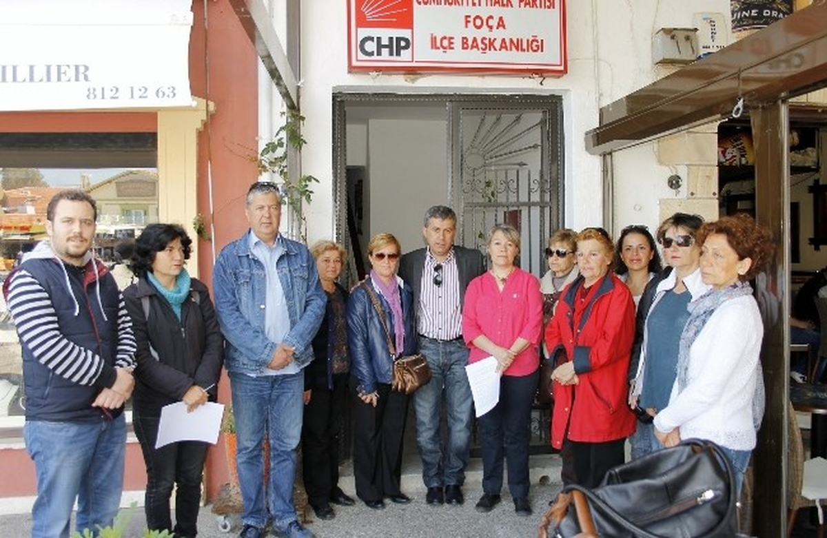 Foça\'da CHP\'li Kadınlardan ÖSYM\'e Çağrı!