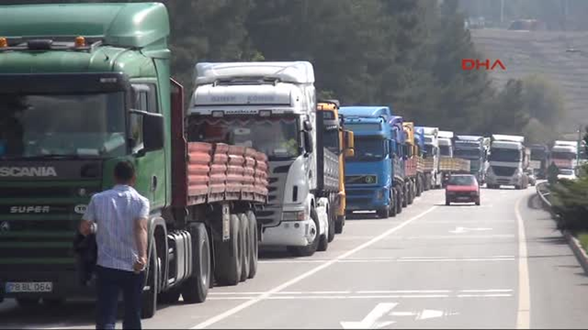 Karabük\'te Tır Şoförlerinden Destek Eylemi