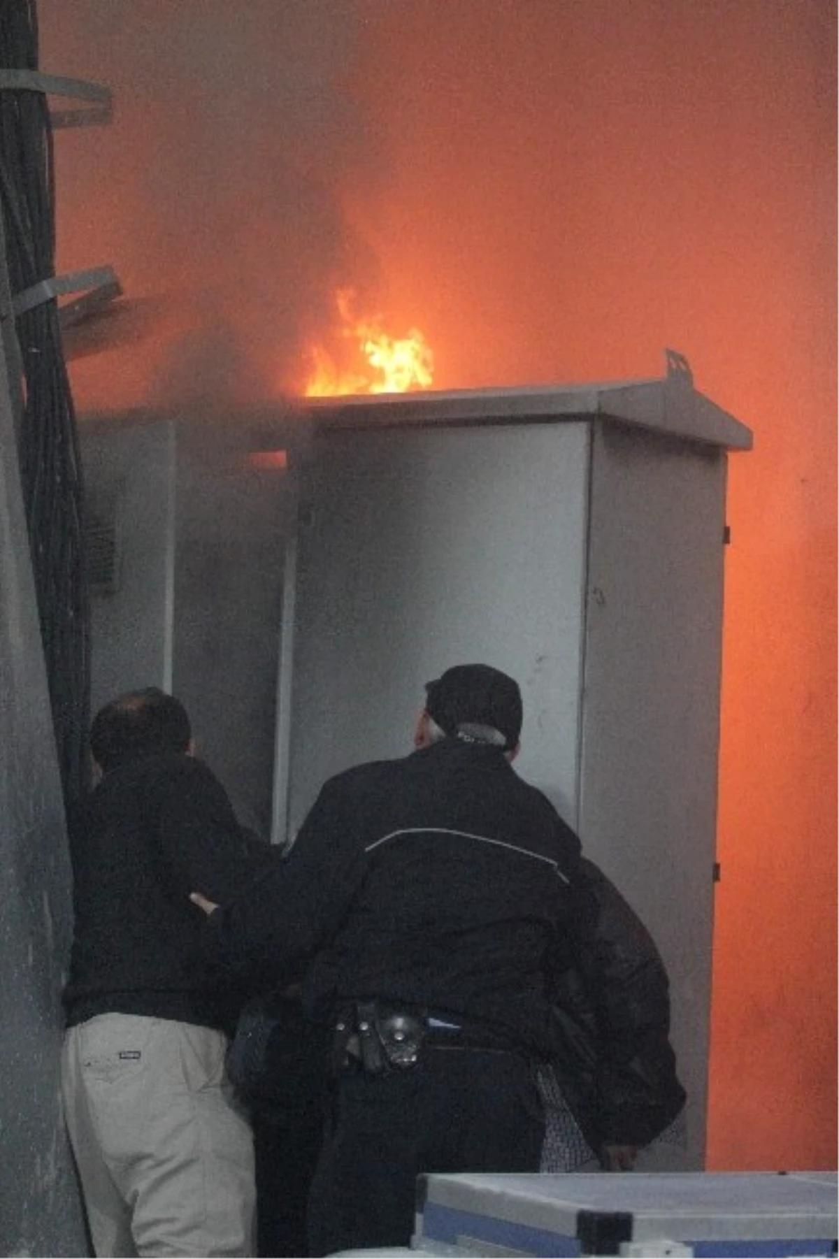 Karabükspor-Eskişehirspor Maçında Yangın Çıktı