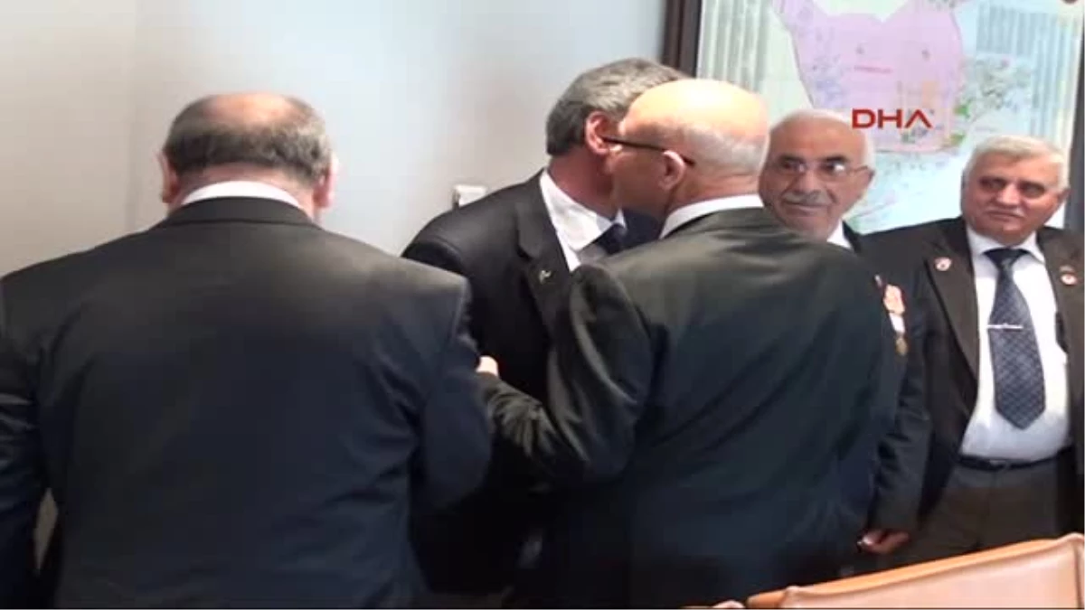 KKTC İkinci Cumhurbaşkanı Talat, Kıbrıs Gazileriyle Görüştü
