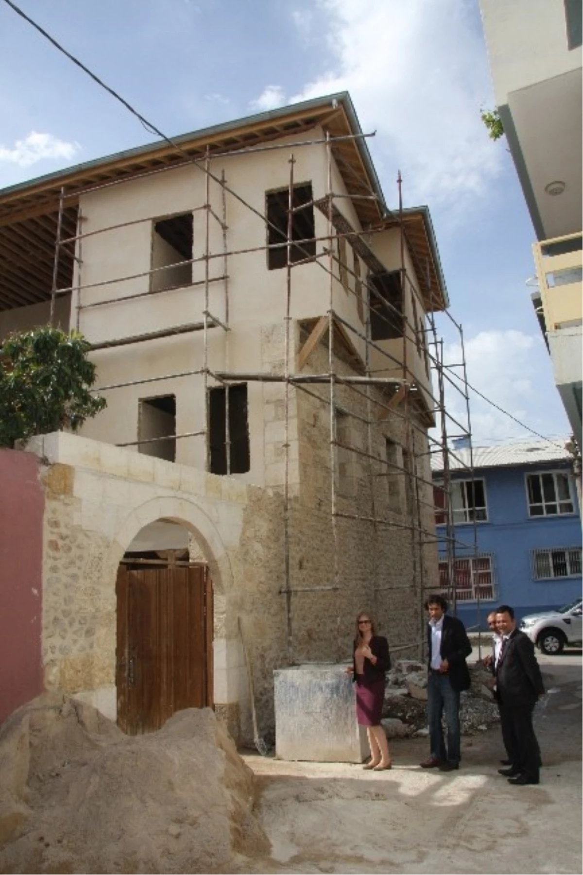 Kozan\'daki Tarihi Yapıcı Konağı Restorasyonu Sürüyor