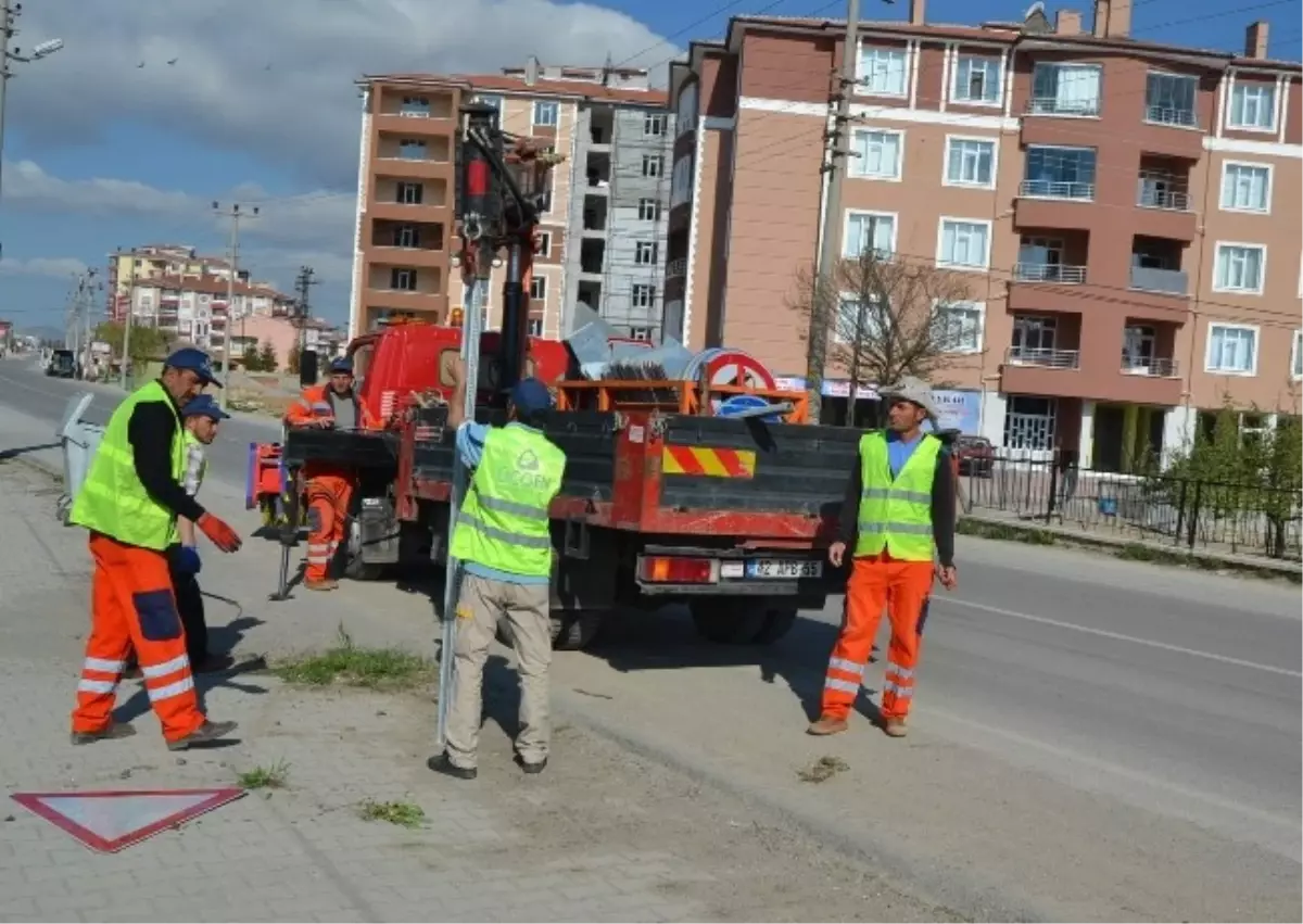 Kulu\'da Levhalar Yenileniyor