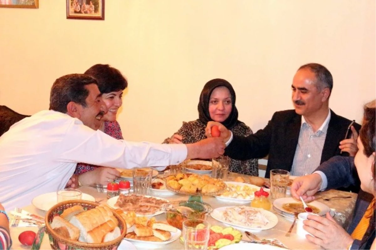 Sivas Belediye Başkanı Aydın, Paskalya Kutlamasına Katıldı